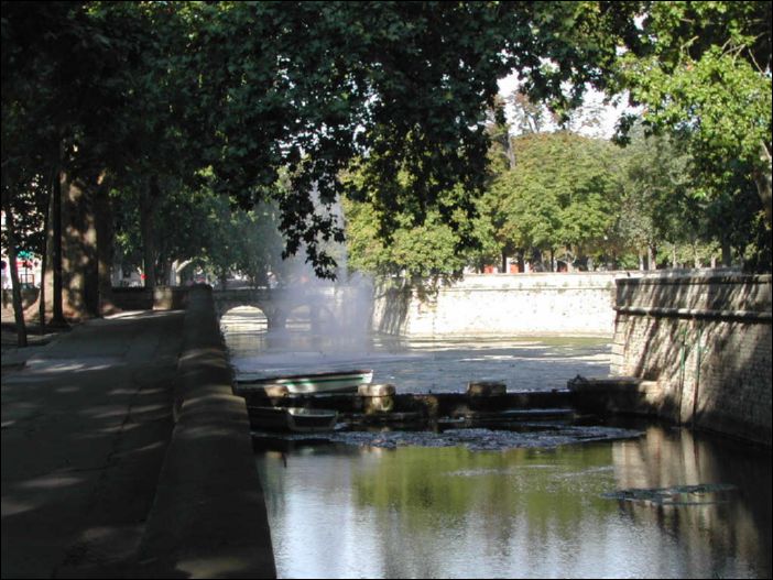 050- Nimes